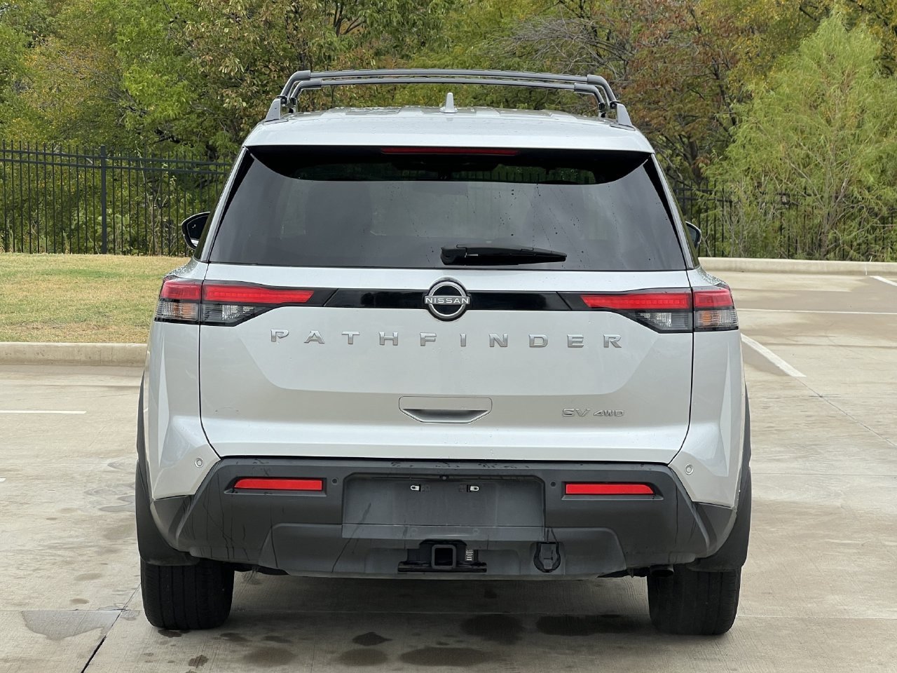 Used 2023 Nissan Pathfinder SV w/ SV Premium Package AWD/4WD image 4