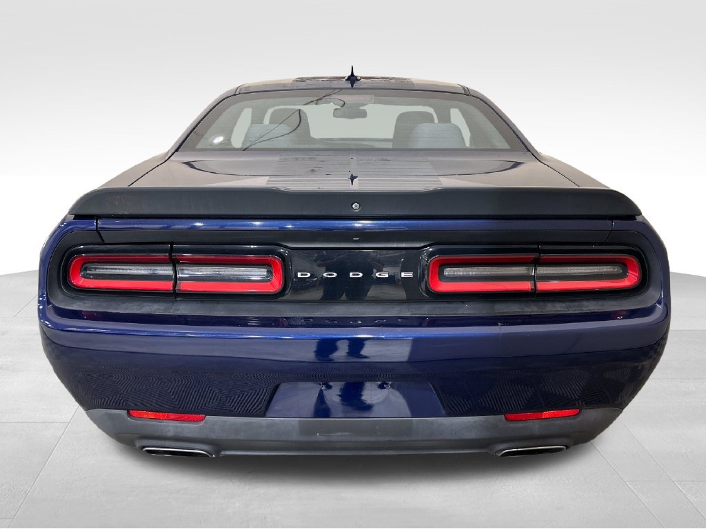 Used 2016 Dodge Challenger SXT w/ Blacktop Package RWD image 4