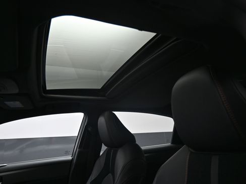 Used 2022 Toyota Avalon Touring w/ Advanced Safety Package image 17