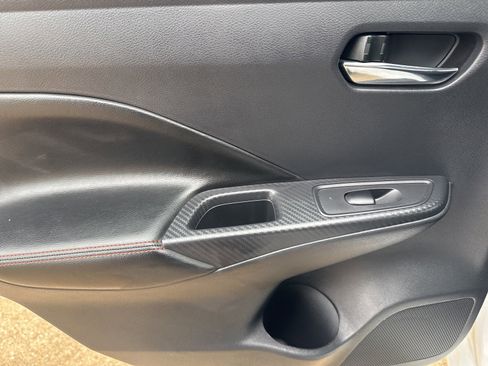 Used 2025 Nissan Versa SR image 16