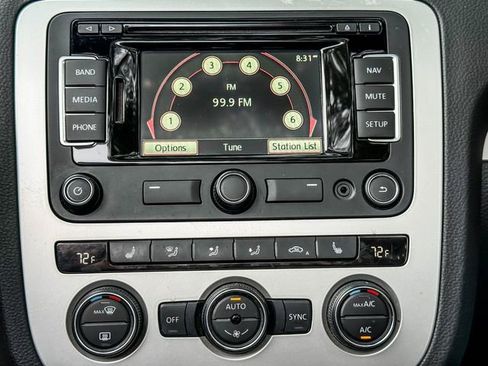 Used 2016 Volkswagen Eos Komfort image 32