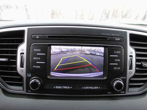 Used 2017 Kia Sportage LX image 17