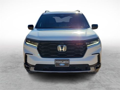 Used 2024 Honda Pilot TrailSport image 3