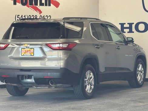 Used 2019 Chevrolet Traverse LT AWD/4WD image 3