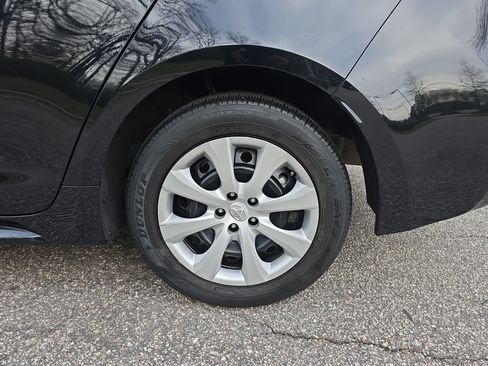 Used 2024 Toyota Corolla LE image 32