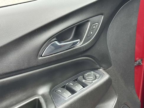 Used 2018 Chevrolet Equinox LT w/ Sun & Infotainment Package image 31