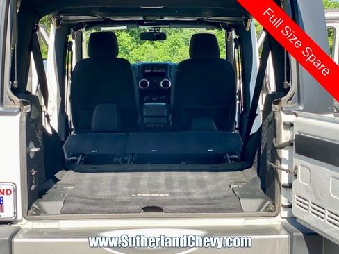 Used 2016 Jeep Wrangler Unlimited Sahara AWD/4WD image 35