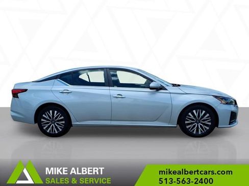 Used 2023 Nissan Altima 2.5 SV FWD image 8