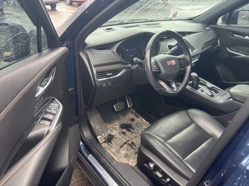 Used 2019 Cadillac XT4 Sport image 7