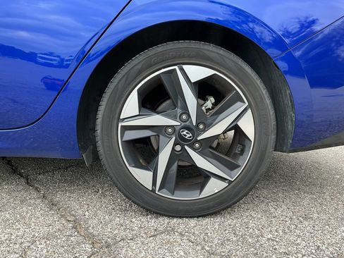 Used 2022 Hyundai Elantra Limited w/ Cargo Package FWD image 10