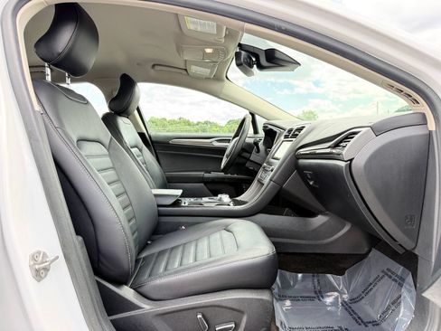 Used 2018 Ford Fusion SE w/ Equipment Group 602A FWD image 21