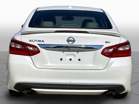 Used 2017 Nissan Altima 2.5 SV w/ Convenience Package FWD image 5