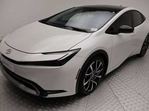 Used 2024 Toyota Prius Prime FWD image 2