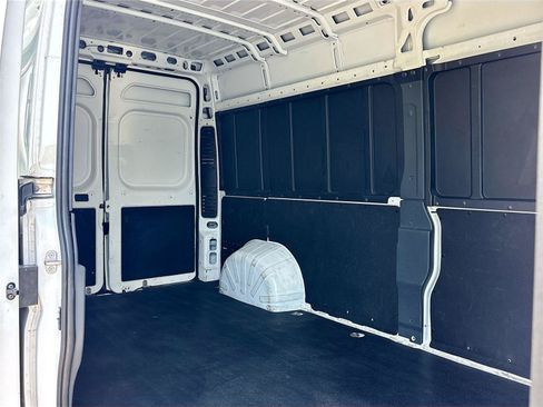 Used 2025 RAM ProMaster 2500 w/ Convenience Group FWD image 24