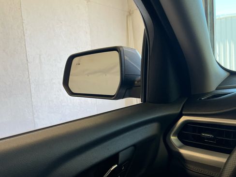 Used 2021 GMC Acadia SLE image 43