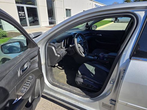 Used 2015 Chevrolet Malibu LT w/ Power Convenience Package image 16