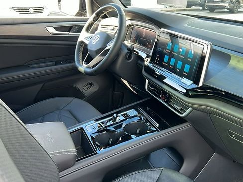 New 2026 Volkswagen Atlas Cross Sport SE image 9