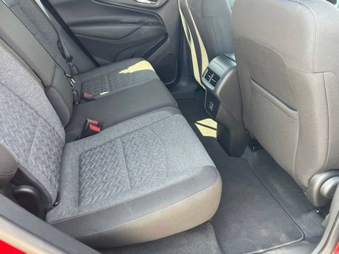 Used 2023 Chevrolet Equinox LT FWD image 34