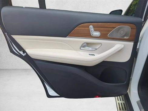 Used 2022 Mercedes-Benz GLS 450 4MATIC image 28