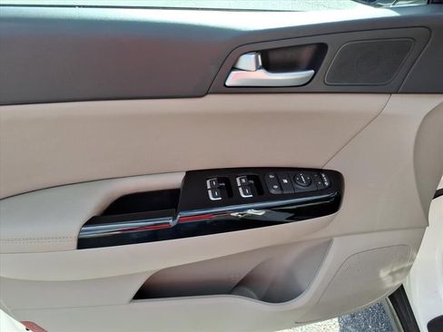 Used 2021 Kia Sportage S w/ S AWD Premium Package image 15