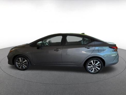 Used 2025 Nissan Versa SV FWD image 9