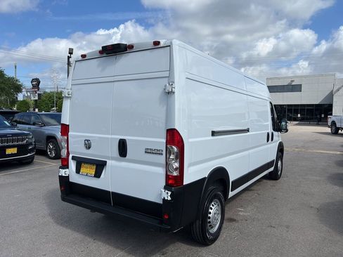 Used 2026 RAM ProMaster 2500 w/ Safety Group FWD image 6