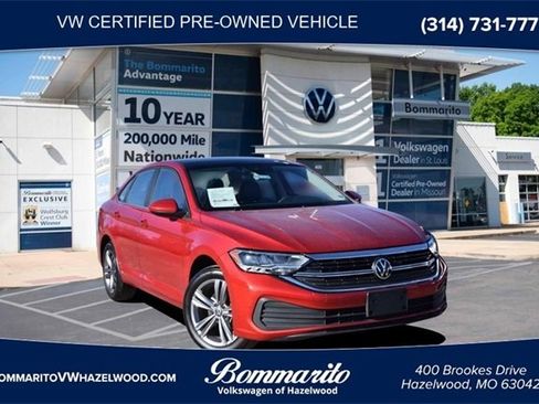 Certified 2024 Volkswagen Jetta SE w/ Panoramic Sunroof Package image 1