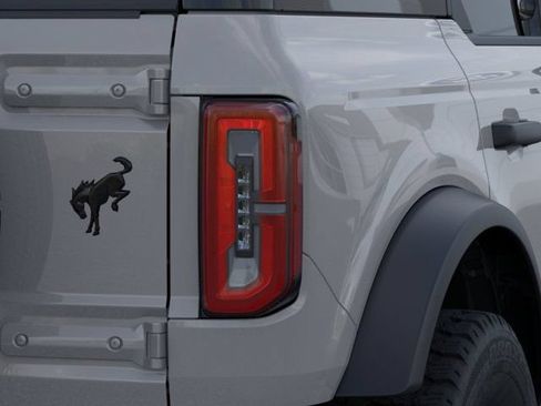 New 2026 Ford Bronco Outer Banks w/ Black Appearance Package AWD/4WD image 23