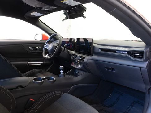 Used 2025 Ford Mustang GT RWD image 19