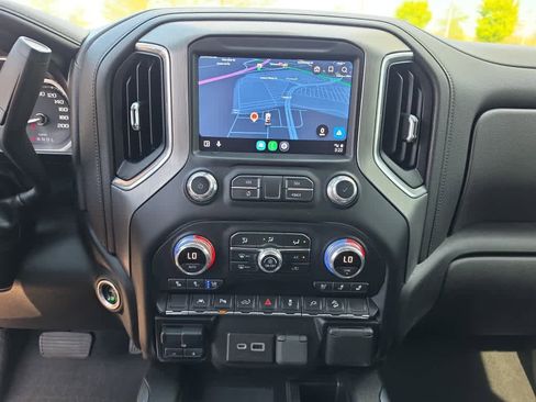 Used 2022 GMC Sierra 1500 Denali w/ Driver Alert Package II AWD/4WD image 17