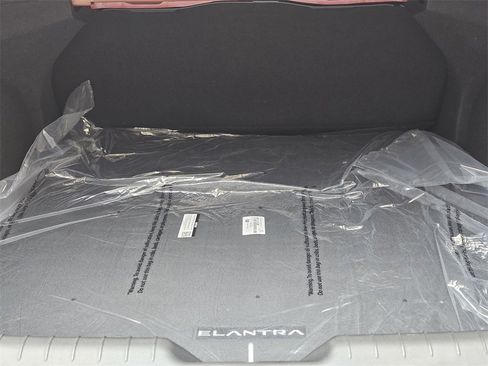 New 2025 Hyundai Elantra SE image 30