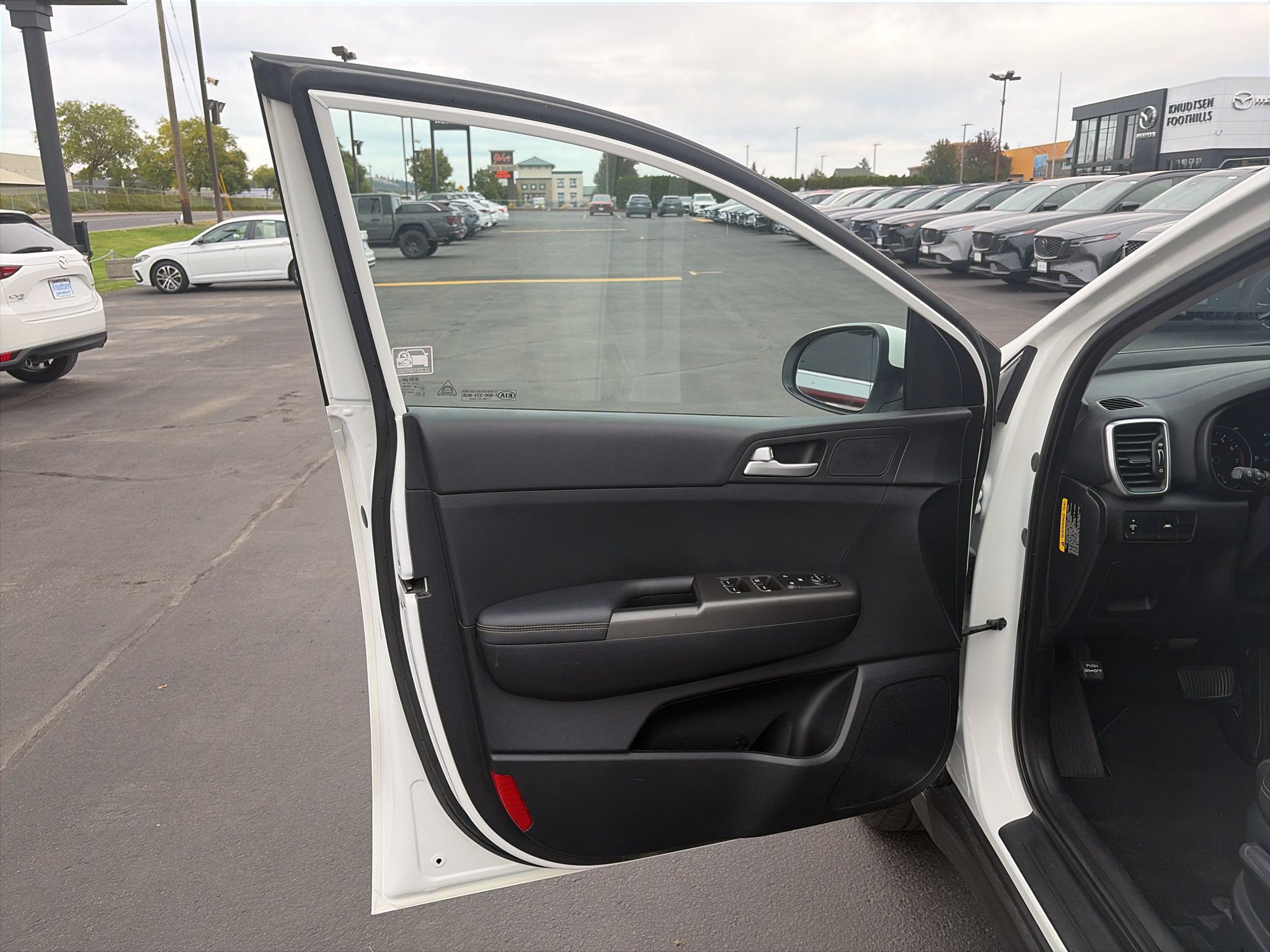 Used 2020 Kia Sportage LX AWD/4WD image 10