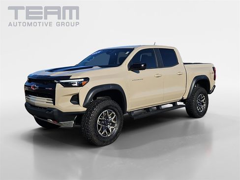 Used 2024 Chevrolet Colorado ZR2 w/ Technology Package image 3