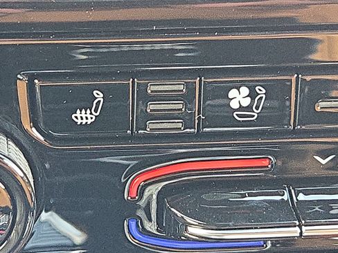 New 2024 Jeep Grand Cherokee Summit image 16