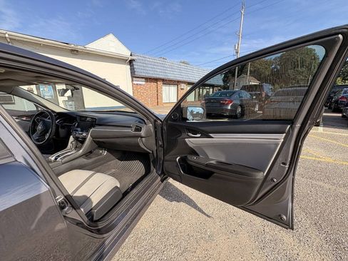 Used 2018 Honda Civic EX image 19