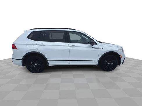 Used 2024 Volkswagen Tiguan SE R-Line image 9