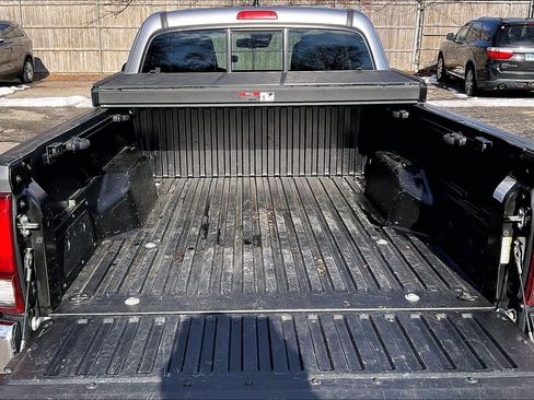 Used 2018 Toyota Tacoma SR5 image 30