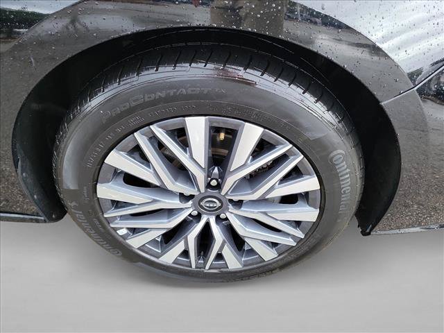 Used 2025 Nissan Altima 2.5 SV FWD image 10