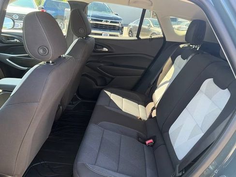 Used 2025 Chevrolet Trax LS w/ LS Convenience Package FWD image 27