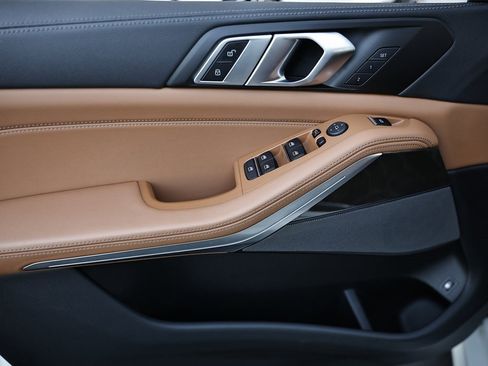 Used 2023 BMW X5 xDrive45e w/ M Sport Package image 15