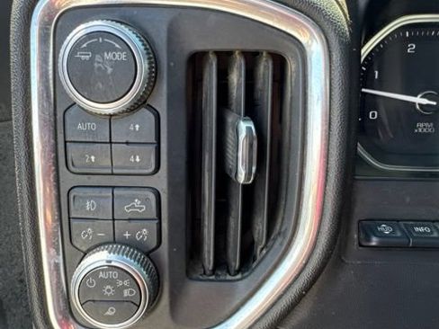 Used 2020 GMC Sierra 2500 AT4 w/ AT4 Premium Package AWD/4WD image 15