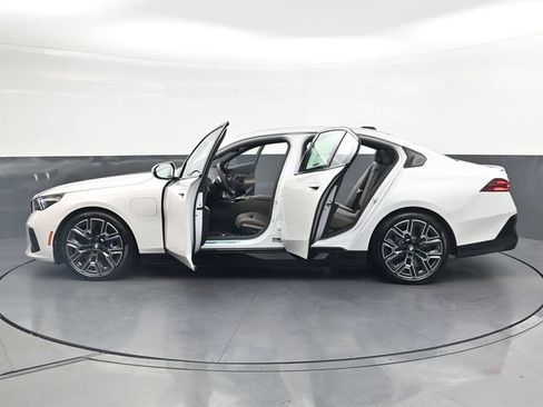 New 2027 BMW 550e xDrive AWD/4WD image 42