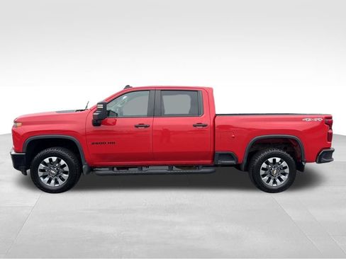 Used 2022 Chevrolet Silverado 2500 Custom w/ Custom Value Package AWD/4WD image 2