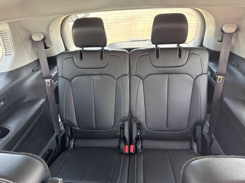 Used 2023 Jeep Grand Cherokee L Limited AWD/4WD image 17