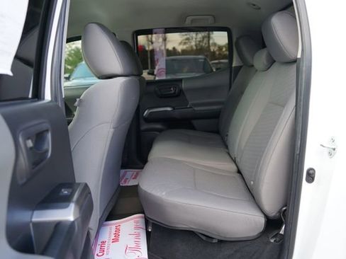 Used 2022 Toyota Tacoma 4x4 Double Cab image 7
