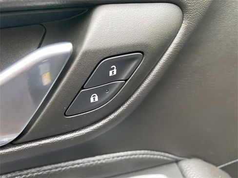 Used 2023 GMC Yukon XL Denali w/ Denali Reserve Package image 16