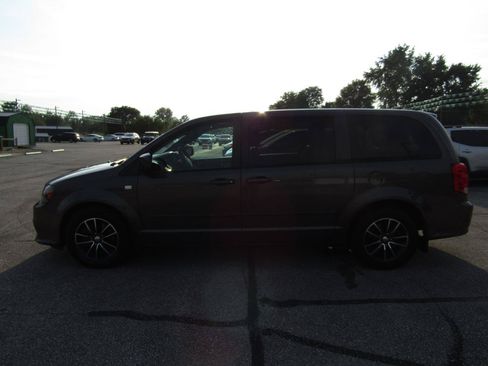 Used 2014 Dodge Grand Caravan SXT FWD image 4