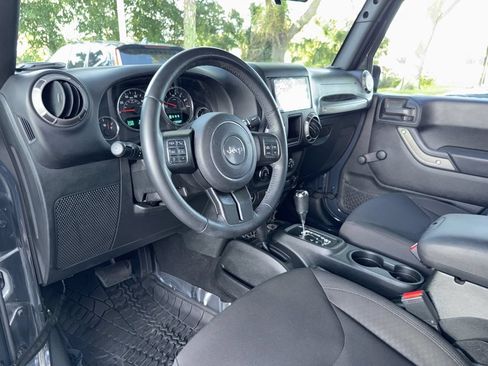 Used 2018 Jeep Wrangler Sport AWD/4WD image 15