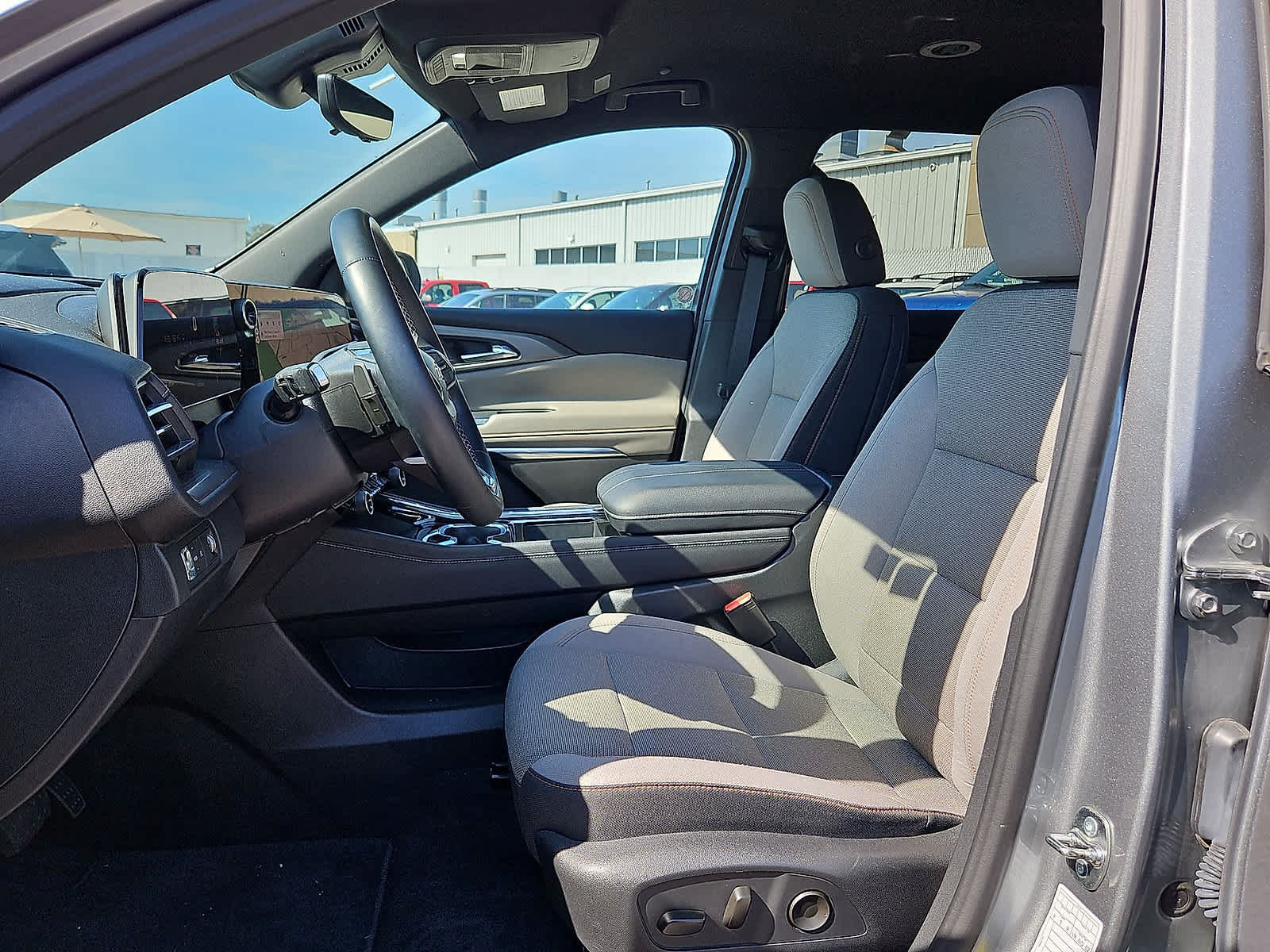 Used 2026 Chevrolet Traverse LT w/ Driver Confidence Package FWD image 25
