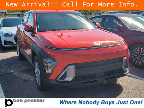 Used 2024 Hyundai Kona SE FWD image 1